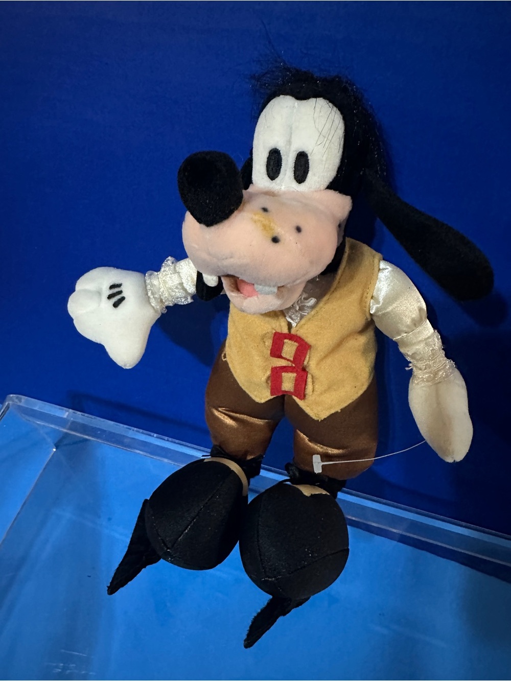 DISNEY STORE EXCLUSIVE VINTAGE 1990s ICE SKATER GOOFY RETIRED BEAN BAG PLUSH